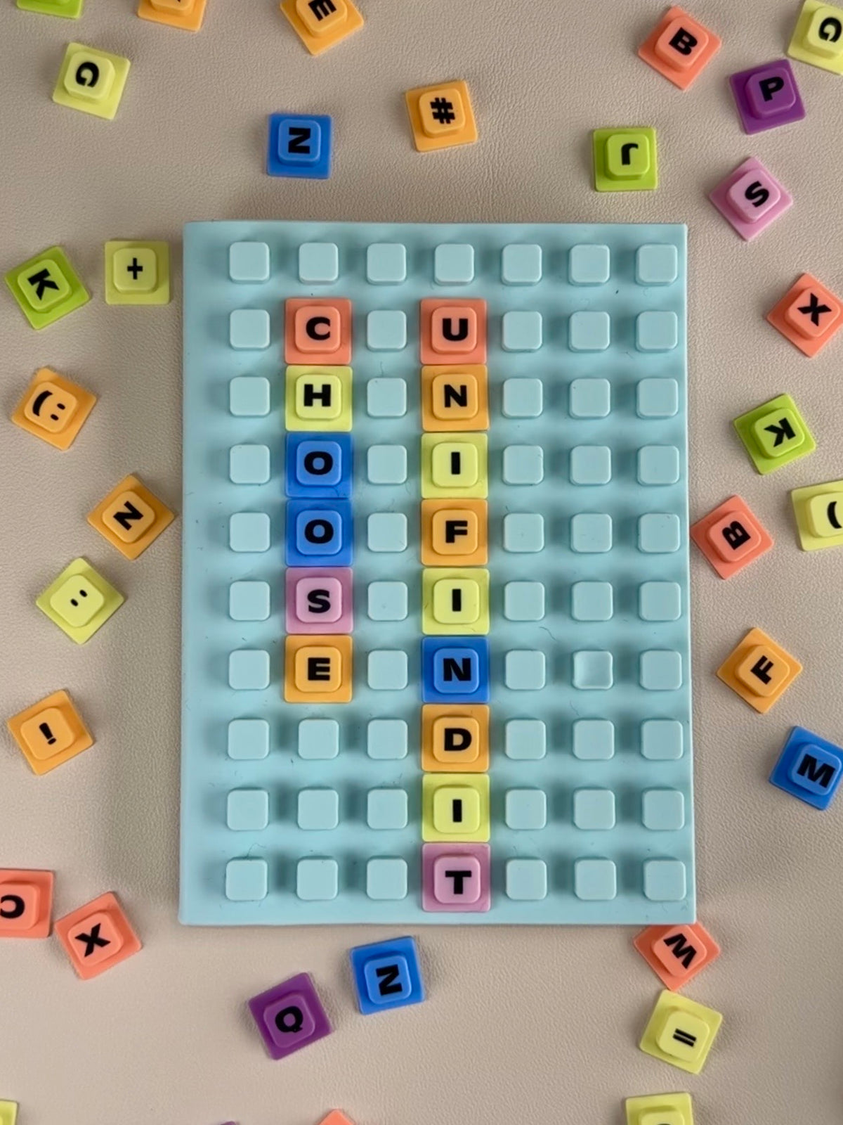 Cuaderno diario con funda de silicona personalizable