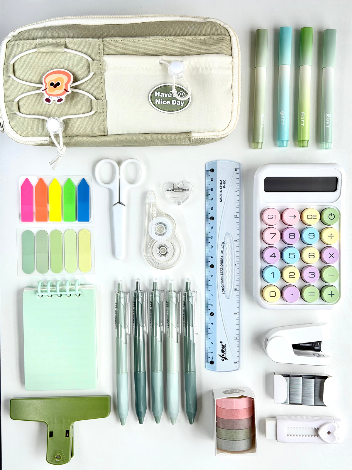 Blauw schrijfwaren set met etui, rekenmachine, pennen en schoolbenodigdheden