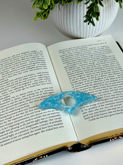 Acrylic Page Holder – Crescent Shape Glitter Thumb Book Holder for Comfortable Reading