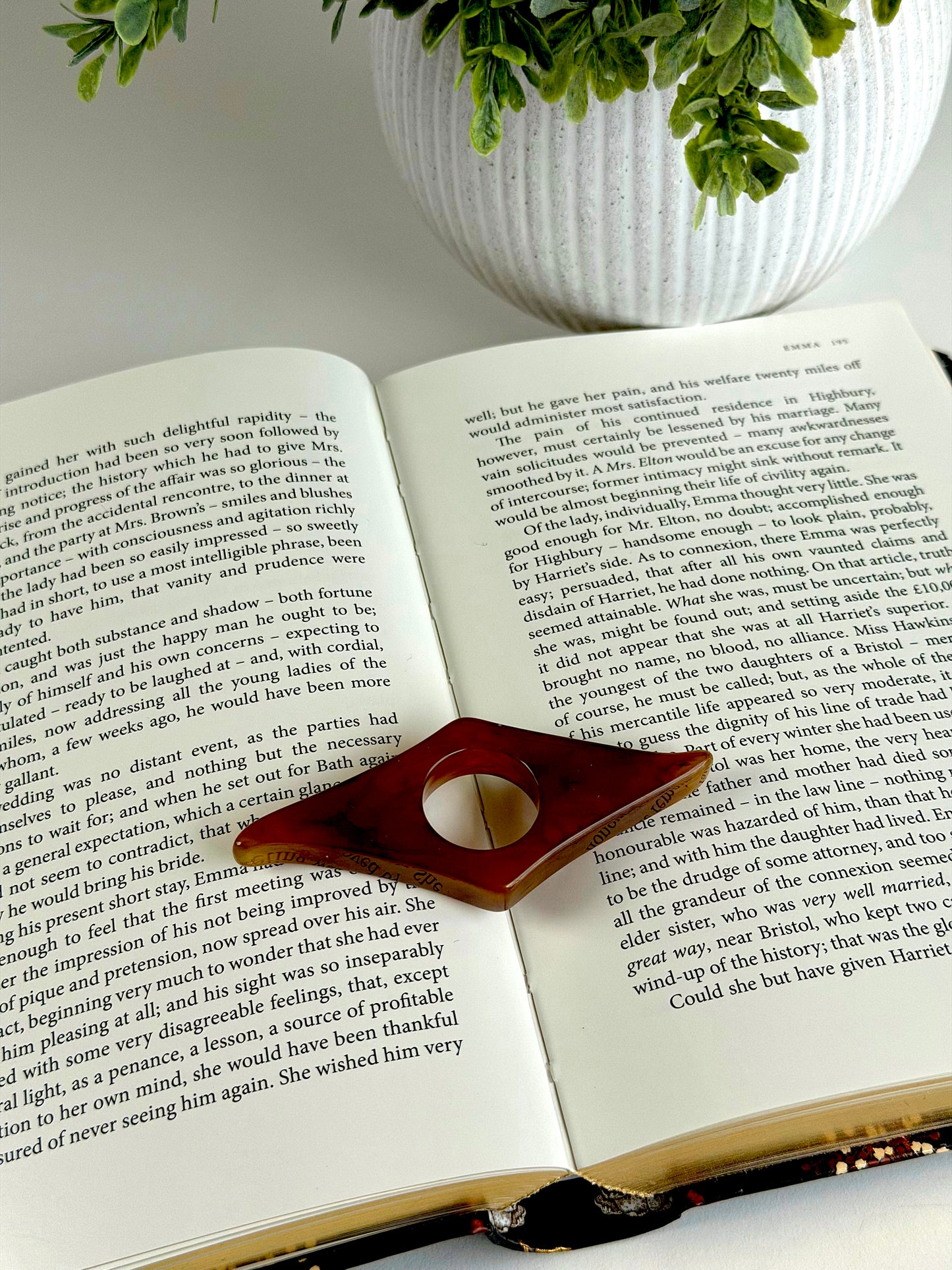 Anillo clásico acrílico para sujetar páginas – Accesorio de lectura con una mano